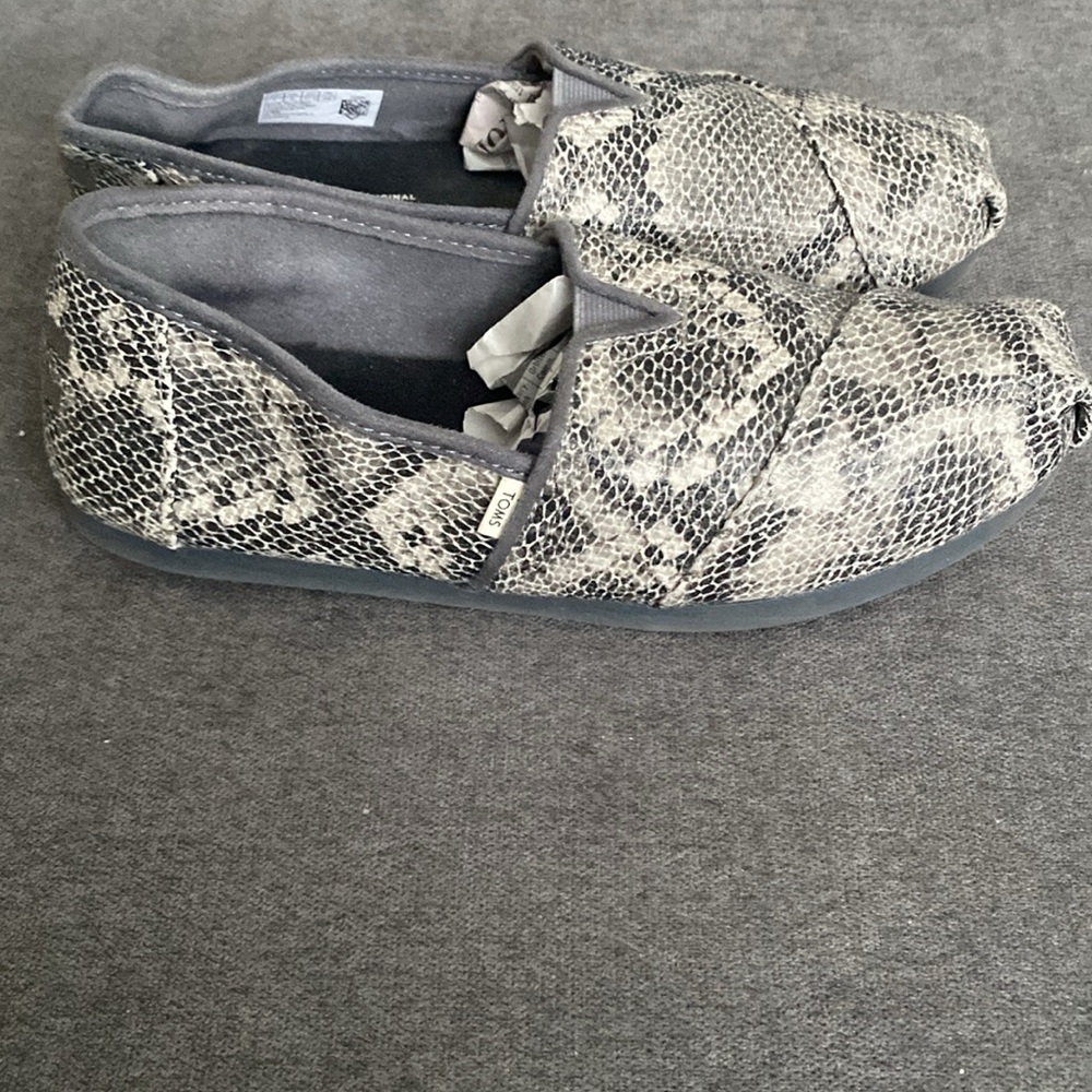 Tom’s animal print Slip on very comfortable size 7 - Picture 3 of 5